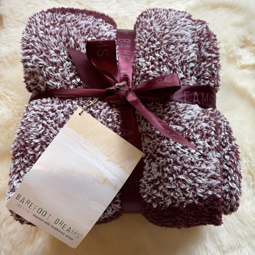 NWT 🆕 Cozy Cozy Barefoot Dreams Chic Heathered Throw - 45x60 Luxuriously soft!